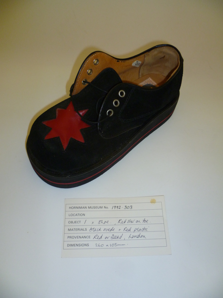 Image of shoe (clothing: footwear)