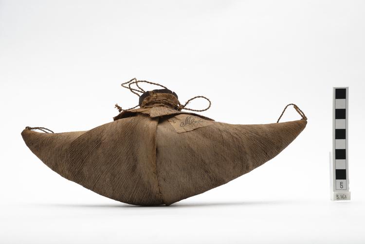 Image of pouch (bag (land transport: human powered))