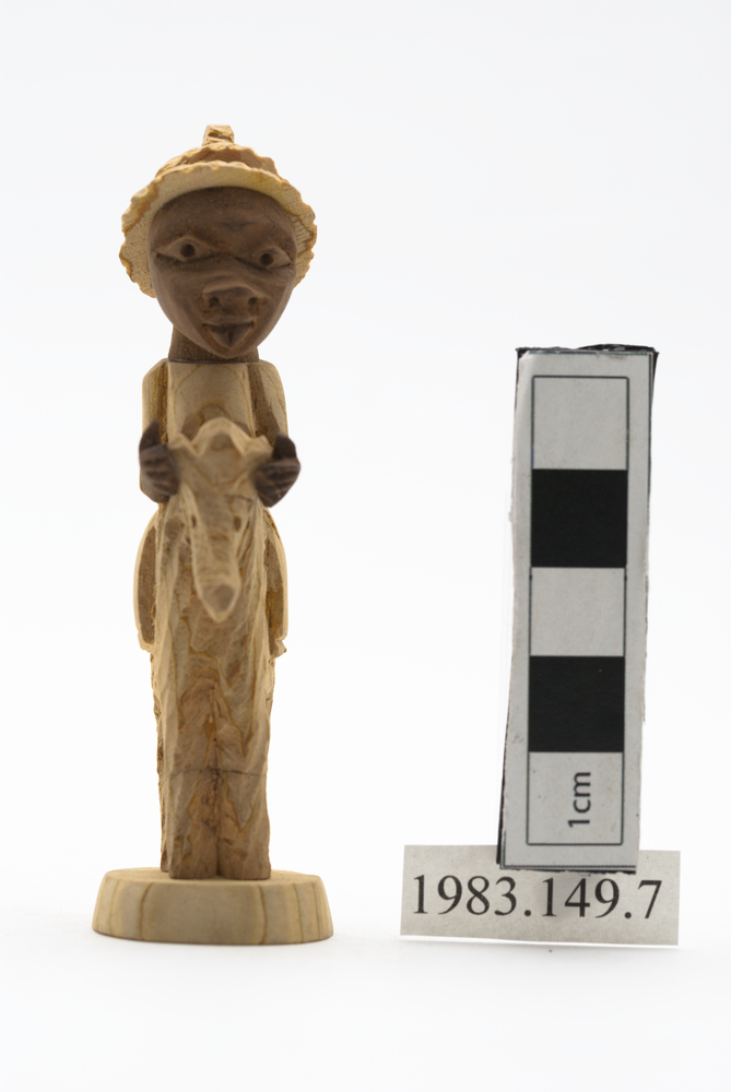 Frontal view of whole of Horniman Museum object no 1983.149.7