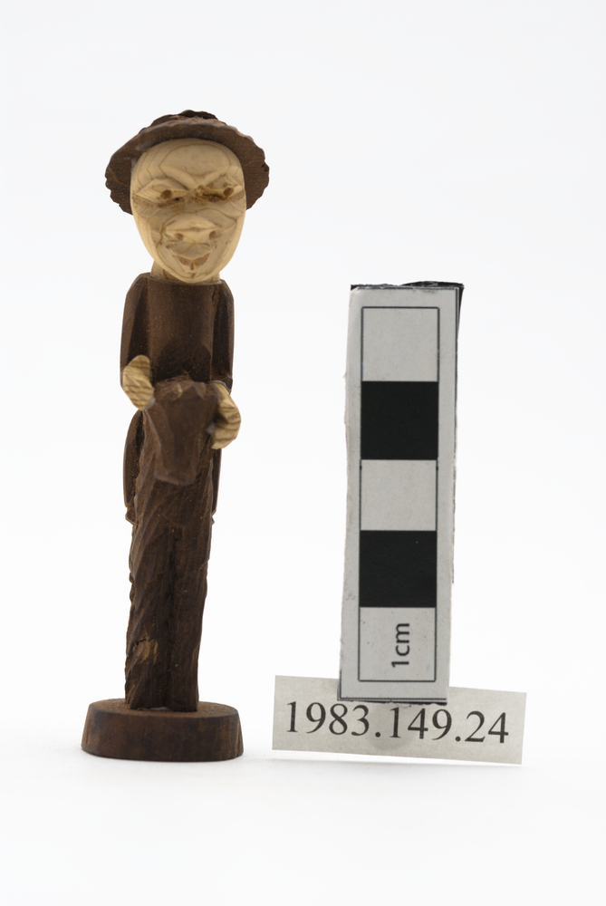 Frontal view of whole of Horniman Museum object no 1983.149.24