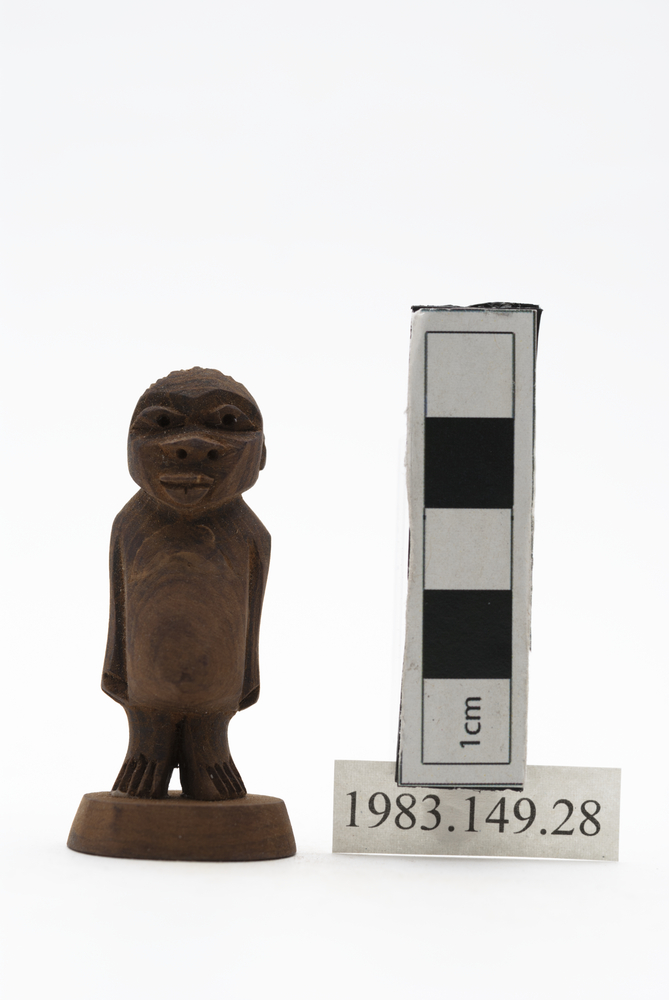 Frontal view of whole of Horniman Museum object no 1983.149.28