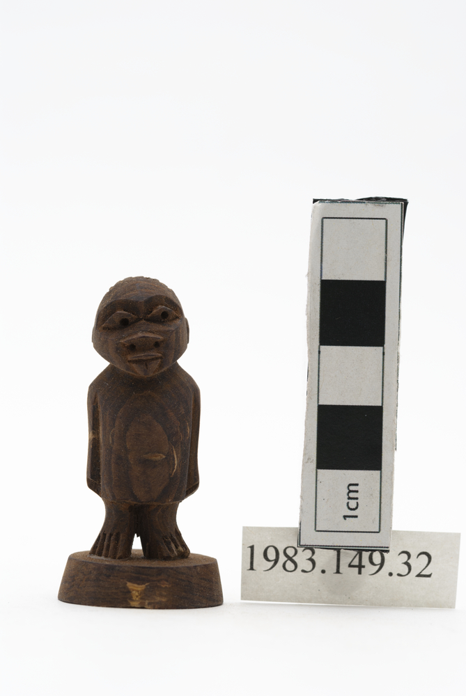 Frontal view of whole of Horniman Museum object no 1983.149.32