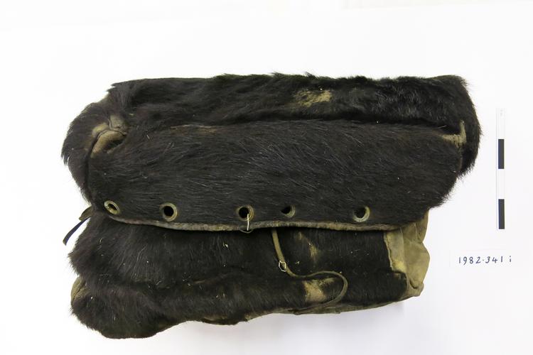 saddle bag (animal furniture)