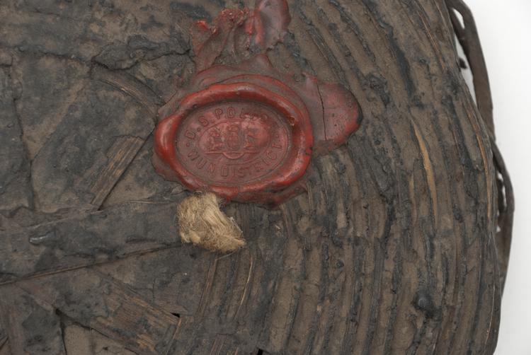 Detail view of wax seal of Horniman Museum object no 29.5.64/24ii