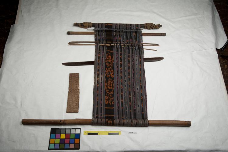 Image of backstrap loom