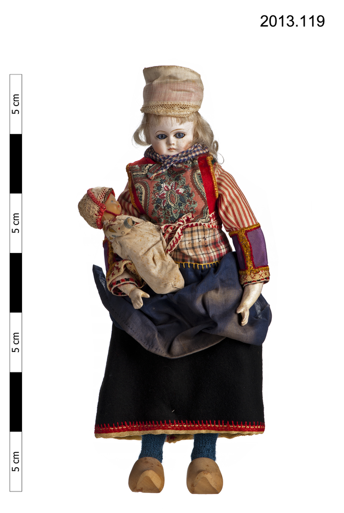 Image of doll (pastimes: toys); doll's hat