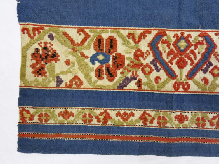 Detail of embrodiery of Horniman Museum object no 1969.23
