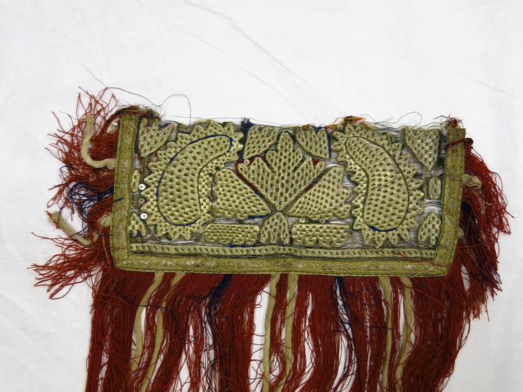 Detail of embroidery of Horniman Museum object no 1986.6iii