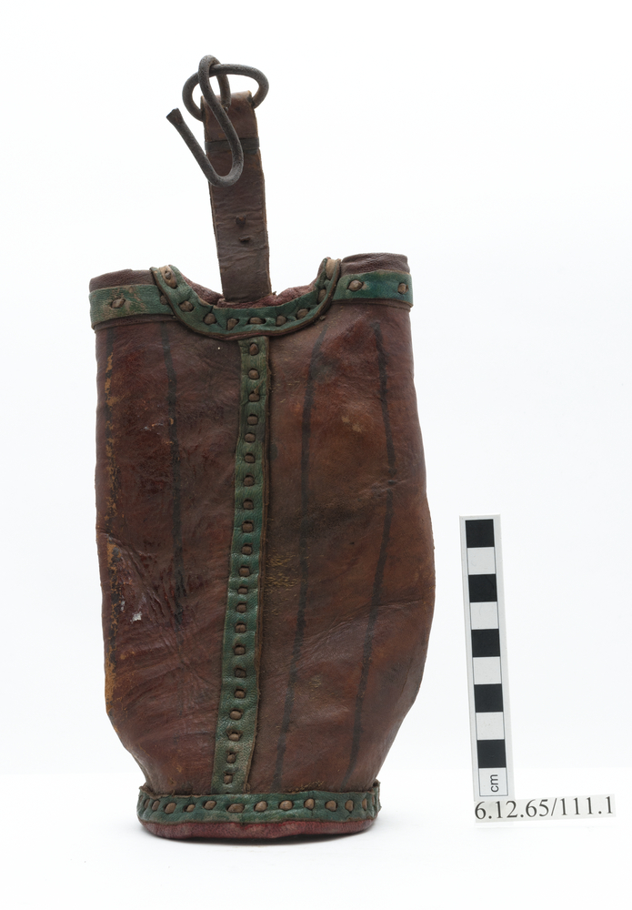 Frontal view of whole of Horniman Museum object no 6.12.65/111.1
