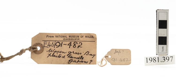 Label view of whole of Horniman Museum object no 1981.397