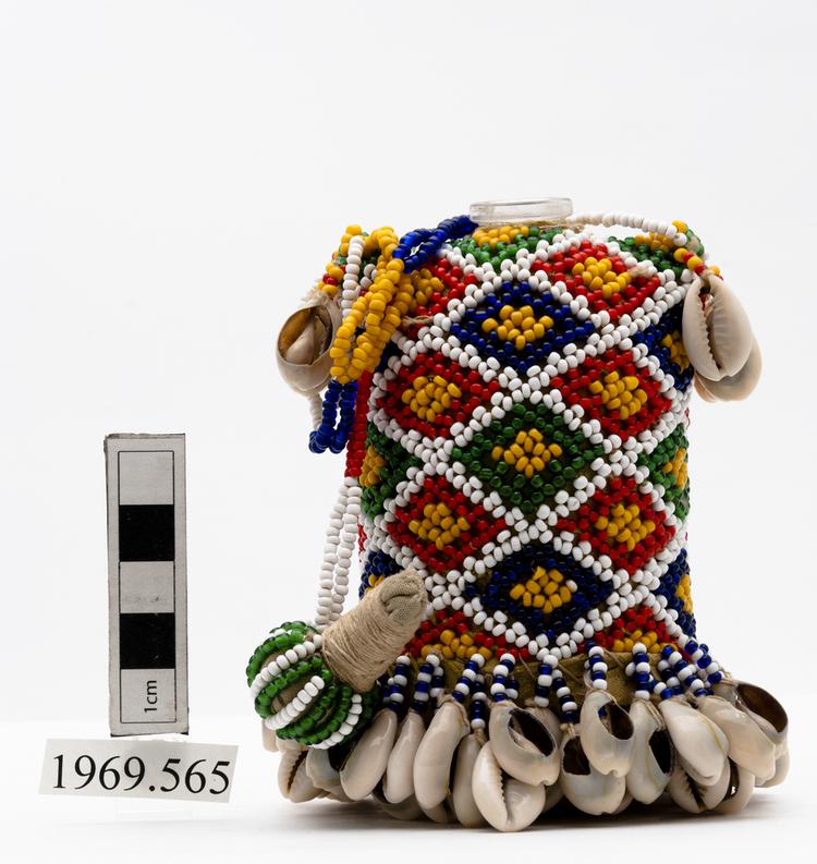 General view of whole of Horniman Museum object no 1969.565