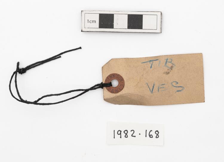 General view of label of Horniman Museum object no 1982.168