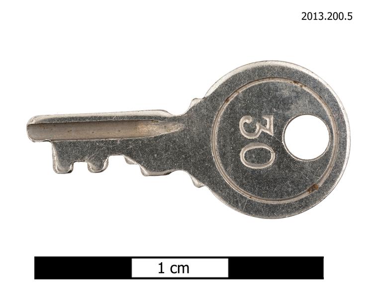 image of clarinet; key