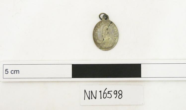 Front view of part of Horniman Museum object no nn16598