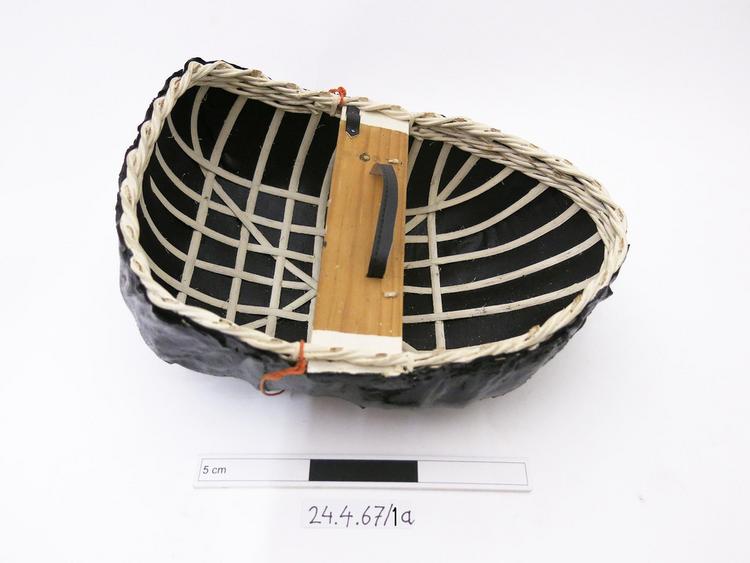 Top view of whole of Horniman Museum object no 24.4.67/1a
