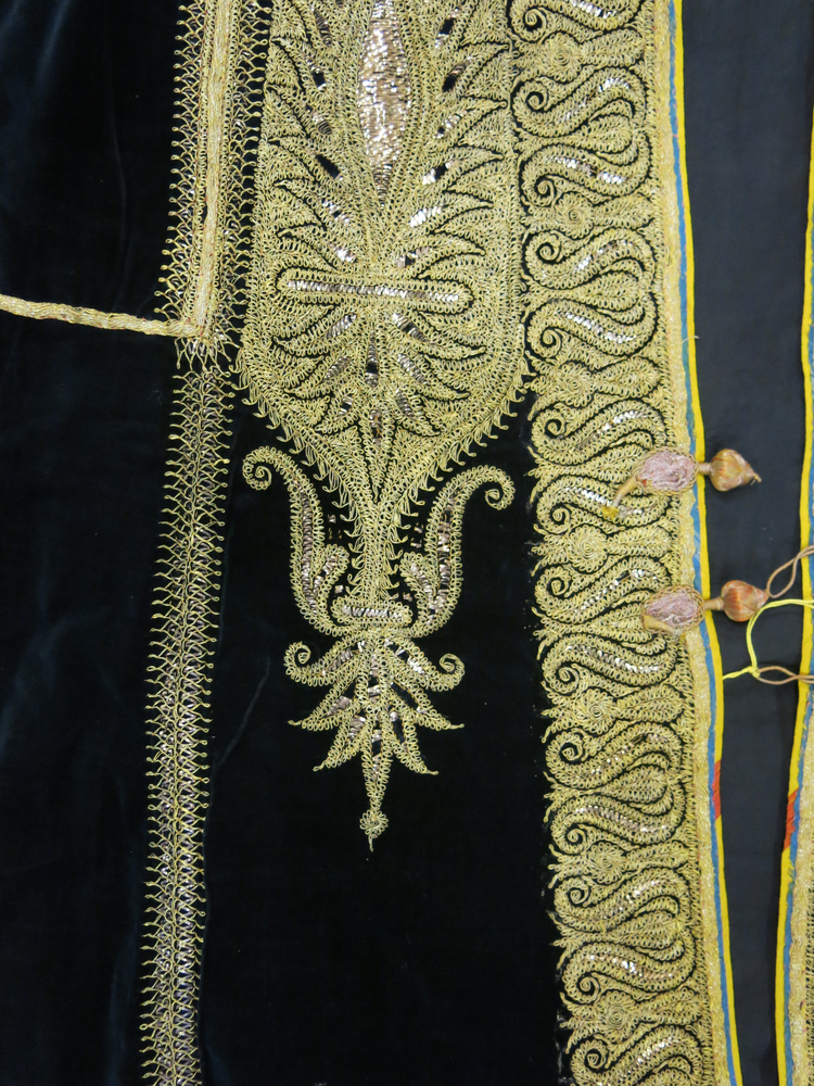 Detail view of collar of Horniman Museum object no 1969.28