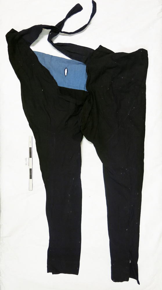 breeches (trousers (clothing: outerwear))
