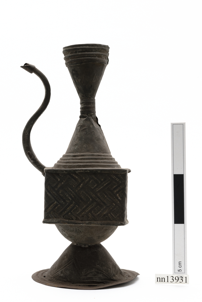 General view of whole of Horniman Museum object no nn13931