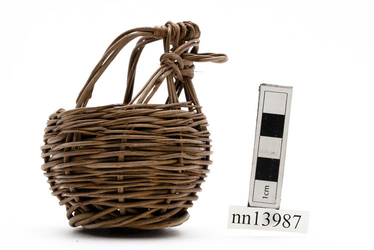 Image of basket (containers)