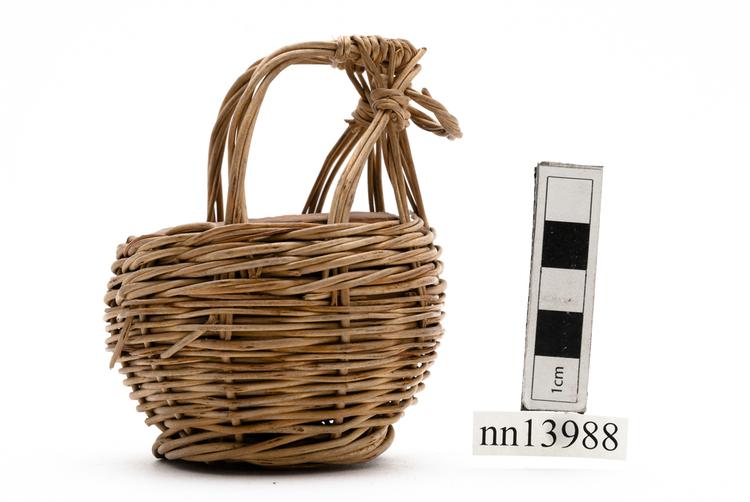 Image of basket (containers)