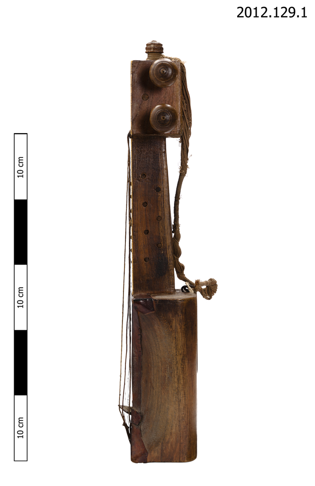 Lateral view from left of whole of Horniman Museum object no 2012.129.1