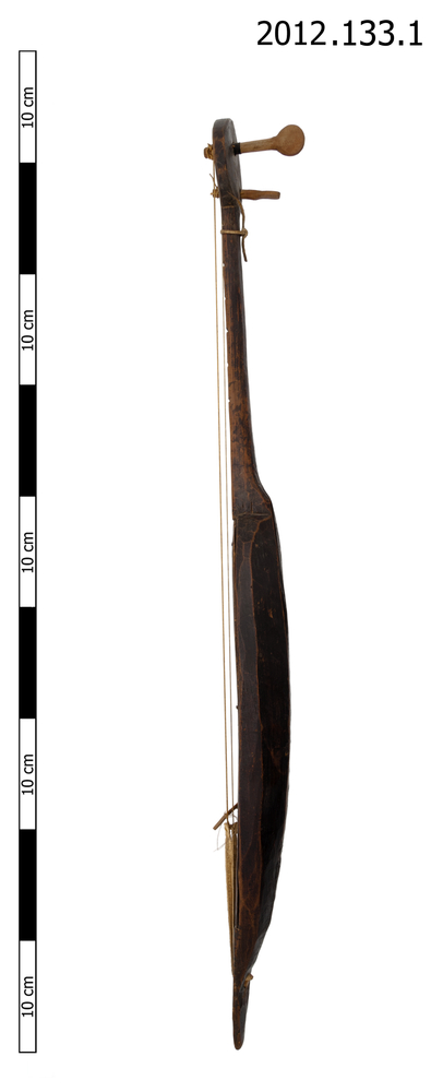Lateral view from left of whole of Horniman Museum object no 2012.133.1
