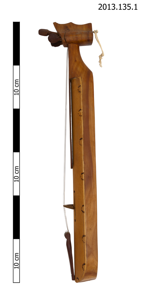 Lateral view from left of whole of Horniman Museum object no 2012.135.1