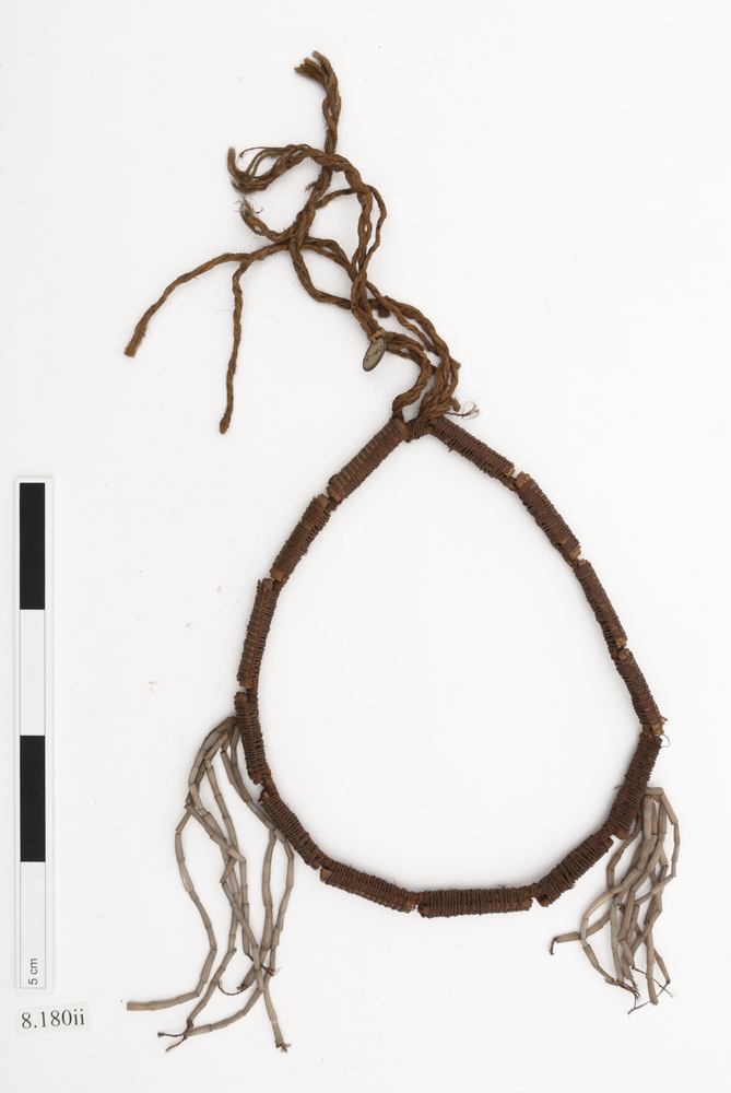 Image of necklet (neck ornament (personal adornment))