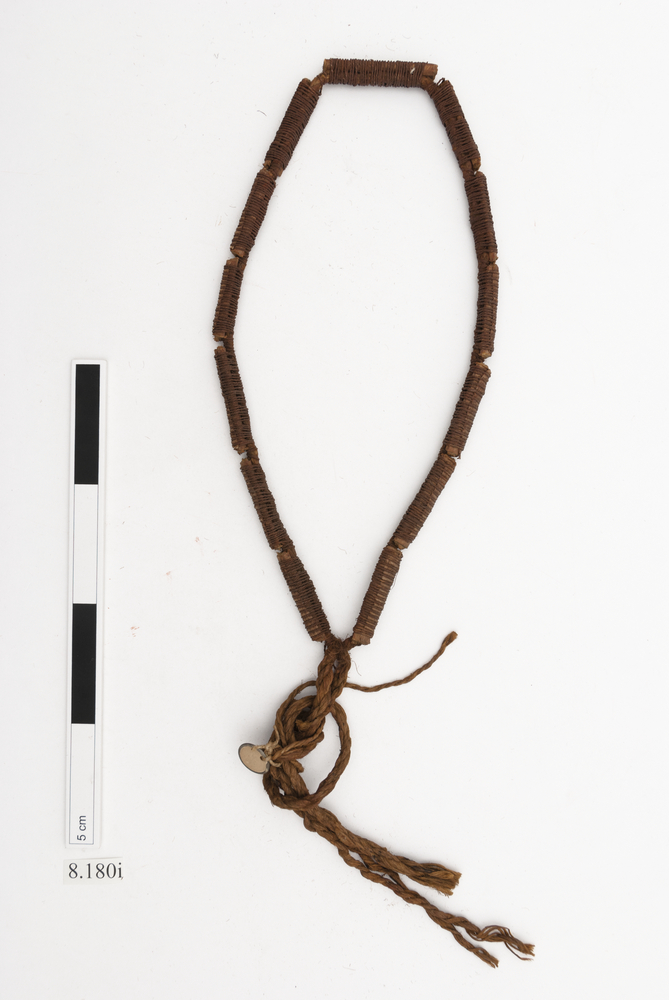 Image of necklet (neck ornament (personal adornment))