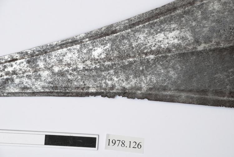 Detail view of blade of Horniman Museum object no 1978.126