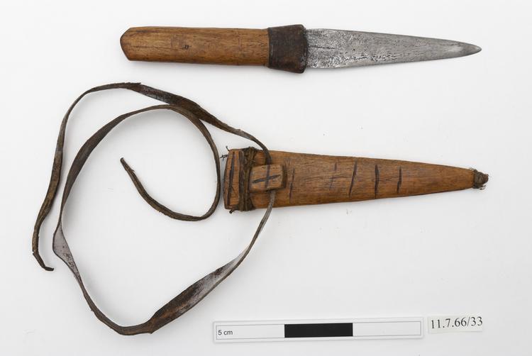 image of hunting knife (knife (hunting, fishing & trapping))