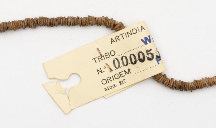 General view of label of Horniman Museum object no 1990.164i