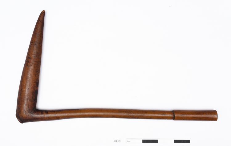 General view of whole of Horniman Museum object no 10.69