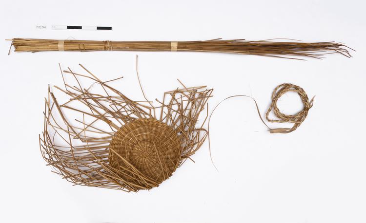 Image of stage of manufacture (basketry); stage of manufacture (matmaking)