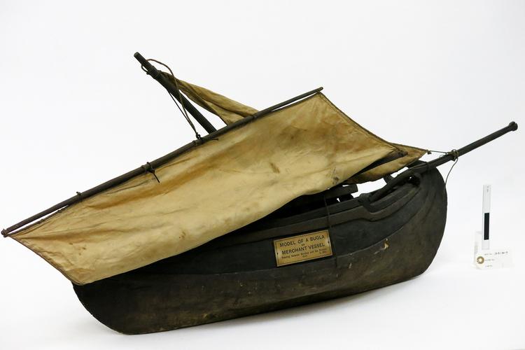 General view of starboard of Horniman Museum object no 3019