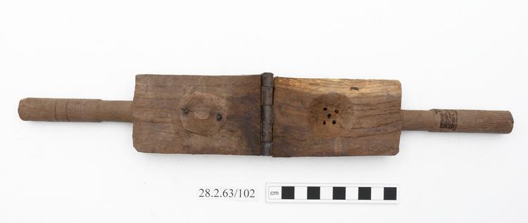 General view of whole of Horniman Museum object no 28.2.63/102