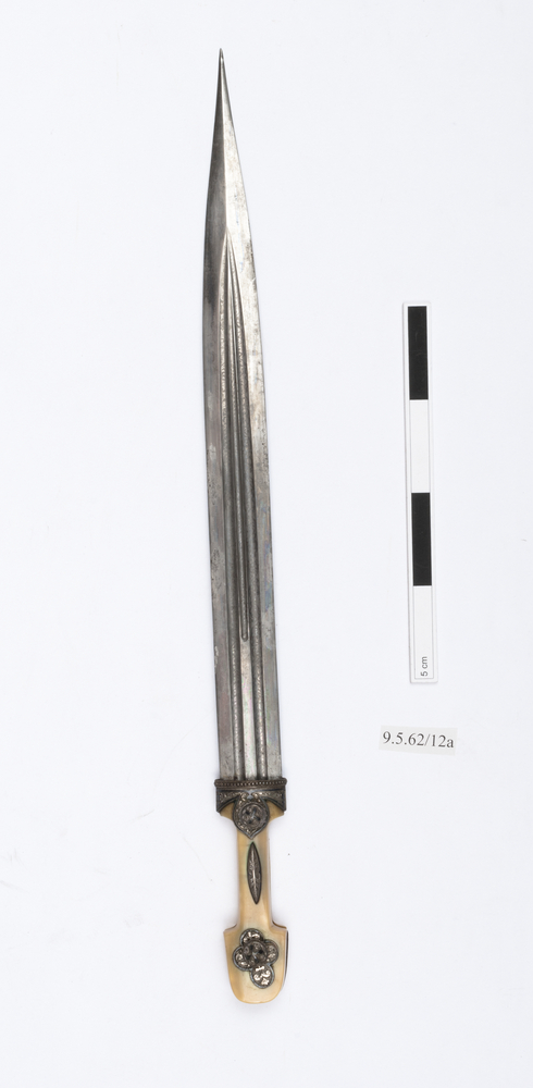 Image of sword (weapons: edged)