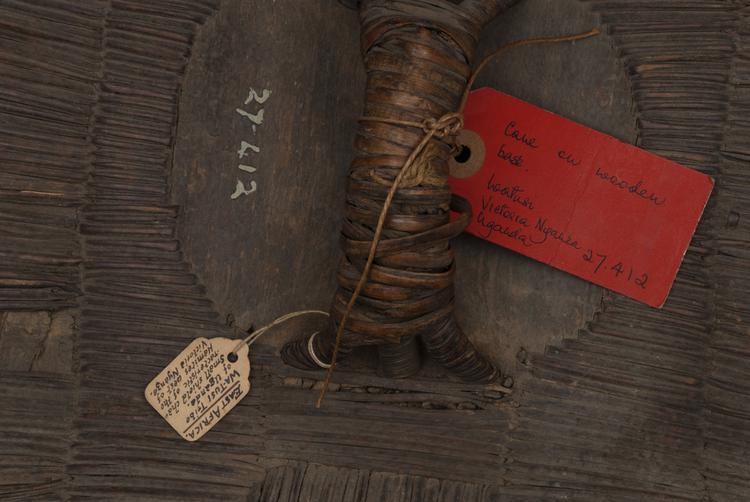 General view of label of Horniman Museum object no 27.412