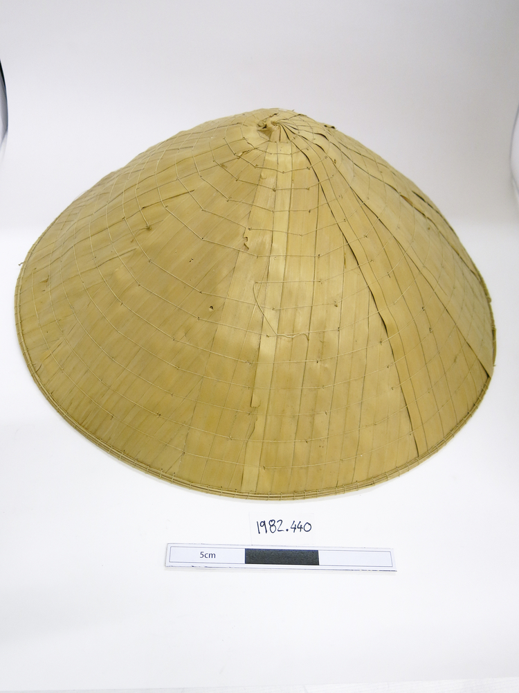 Frontal view of whole of Horniman Museum object no 1982.440