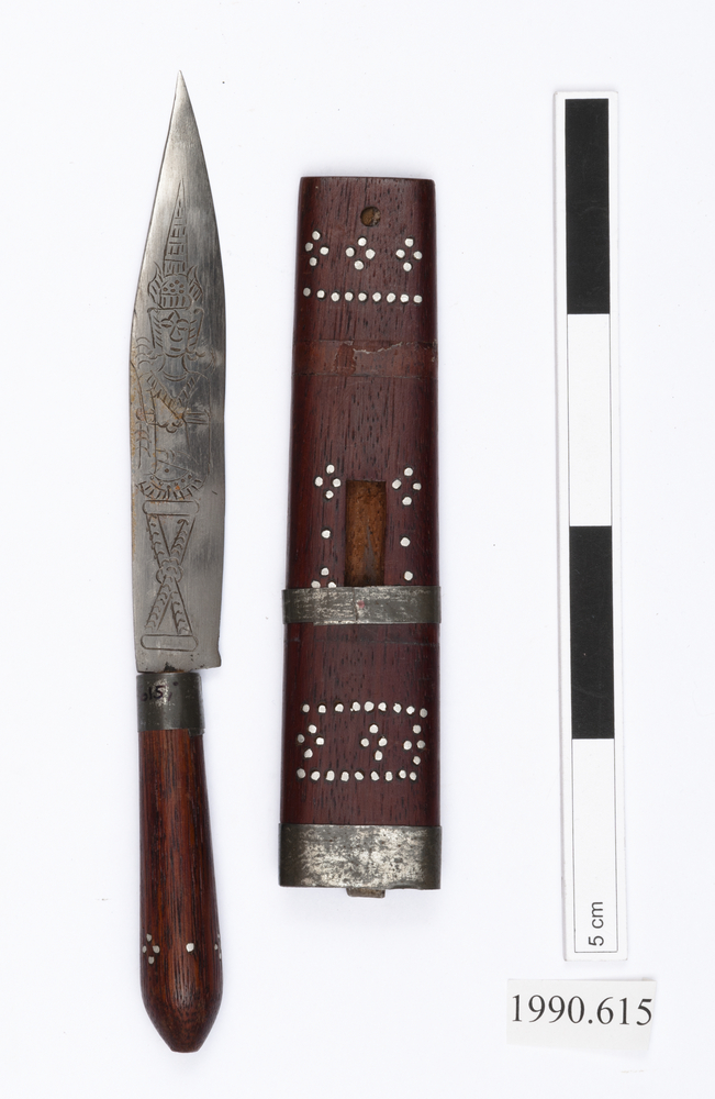 Image of knife (weapons: edged); knife sheath (sheath (weapons: accessories))