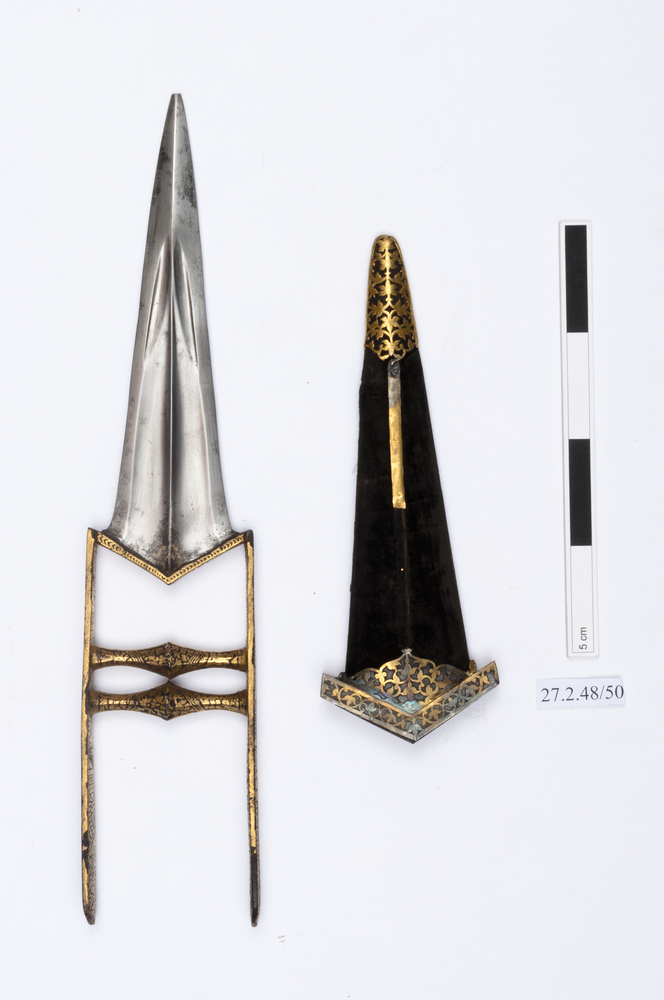 Image of dagger (weapons: edged); katar; dagger sheath (sheath (weapons: accessories))