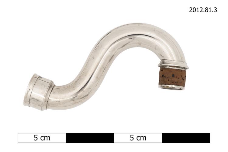 image of crook (element of musical instrument); bass clarinet