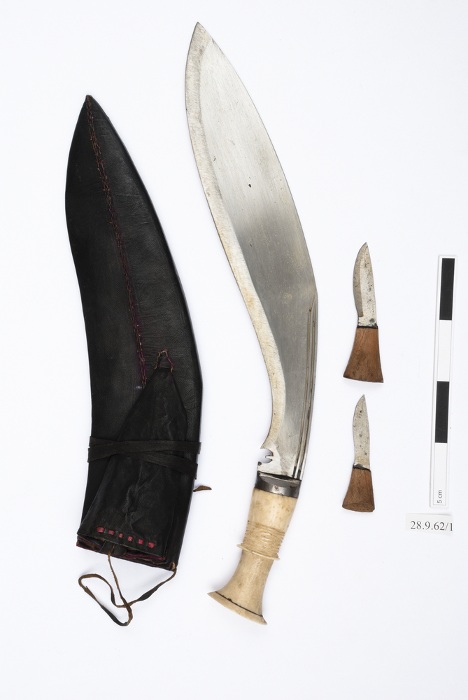 kukri (knife (weapons: edged)); knife sheath (sheath (weapons: accessories)); knives (weapons: edged)