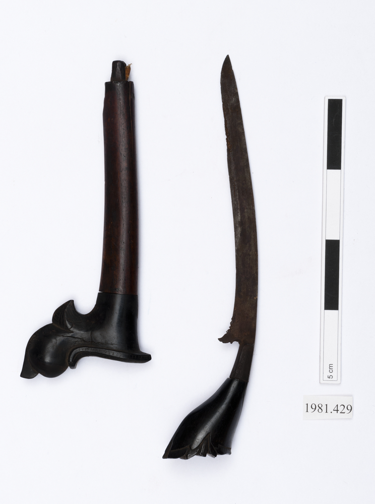 kris (dagger (weapons: edged)); dagger sheath (dagger (weapons: edged))
