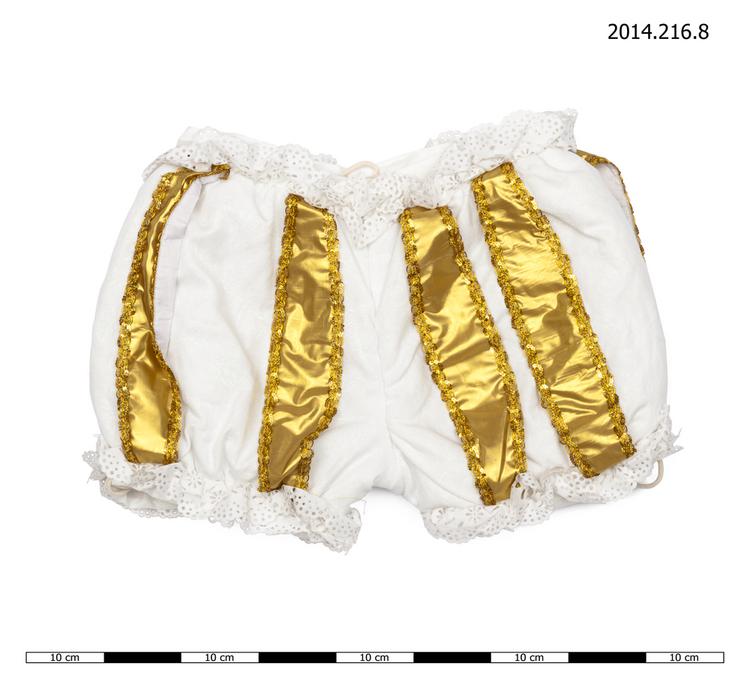 Frontal view of whole of Horniman Museum object no 2014.216.8