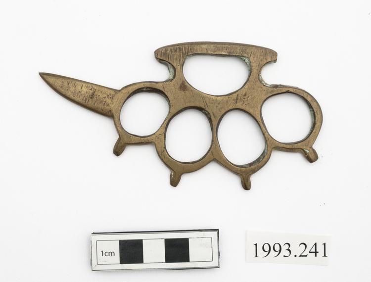 knife (weapons: edged); knuckleduster