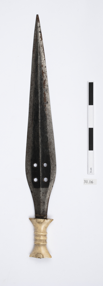 Image of knife (weapons: edged)