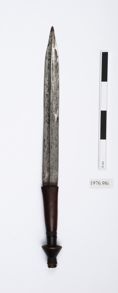 Image of knife (weapons: edged)