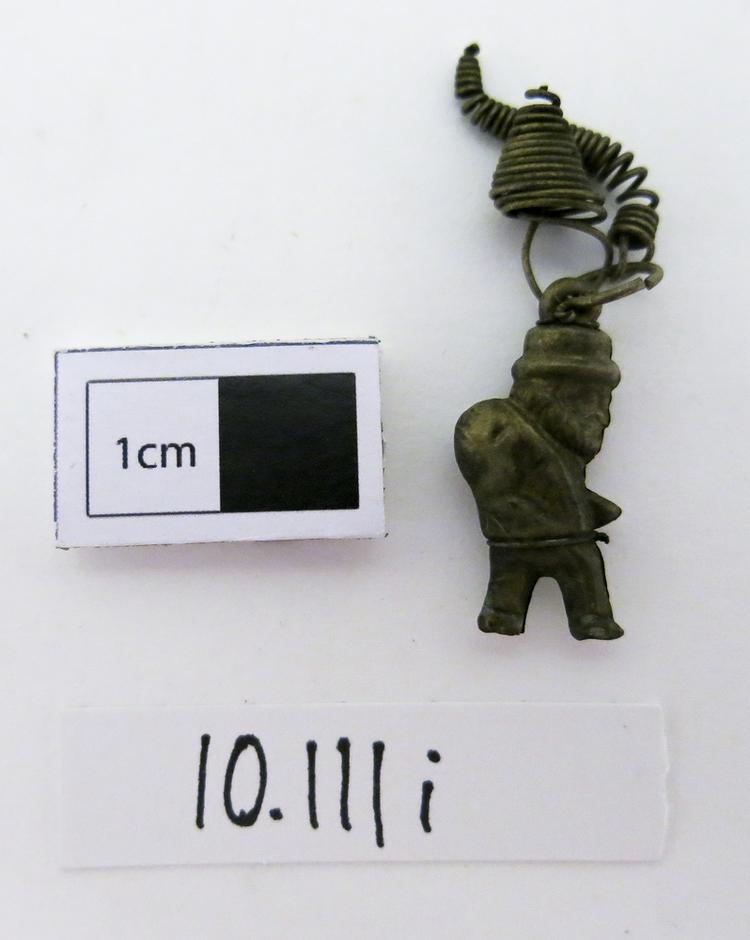 Frontal view of whole of Horniman Museum object no 10.111i