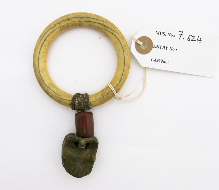 General view of whole of Horniman Museum object no 7.624